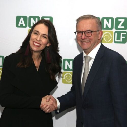 Things you love to see! Anthony Albanese has welcomed Jacinda Ardern back t...