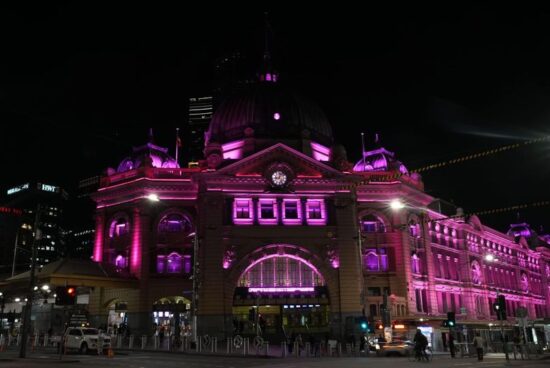 A beautiful tribute to Olivia Newton-John last night in the Melbourne ...