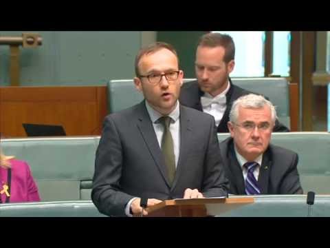 Adam Bandt introduces cross-party marriage equality bill