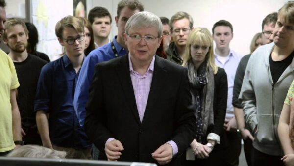 21 Days to Go: Kevin Rudd talks to Campaign HQ
