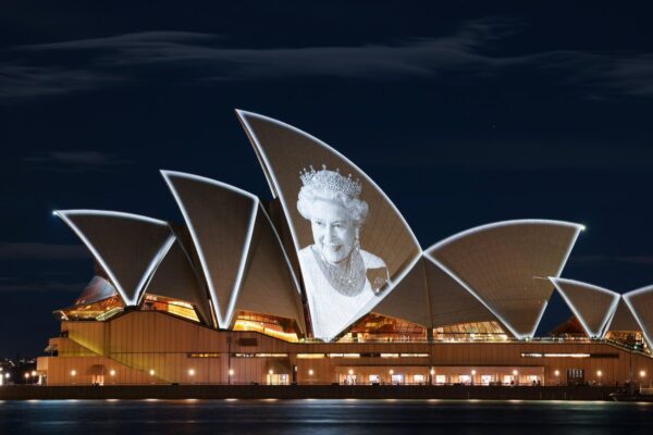 Dom Perrottet: Tonight the sails of the @SydOperaHouse are illuminated to mark of our…