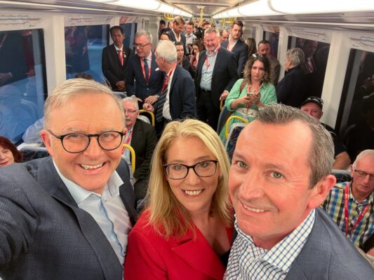 All aboardthe new METRONET Airport Line. @MarkMcGowanMP @Rita_Saffioti...