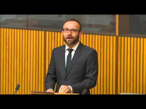 Adam Bandt calls on PM Malcolm Turnbull to allow vote on marriage equality