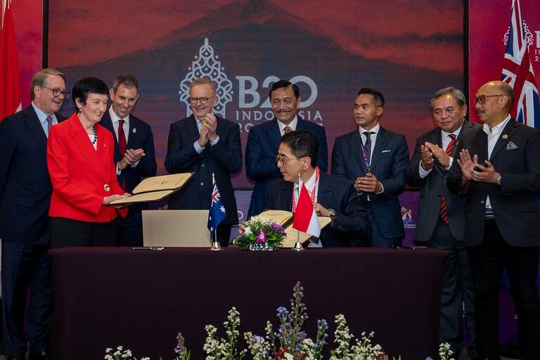 Anthony Albanese: Business leaders from Australia and Indonesia have signed an agre…
