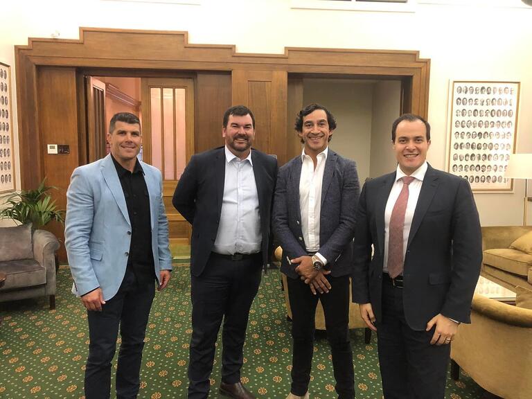 Vincent Tarzia, MP: Pleasure to meet with Michael Ennis and Johnathan Thurston while …