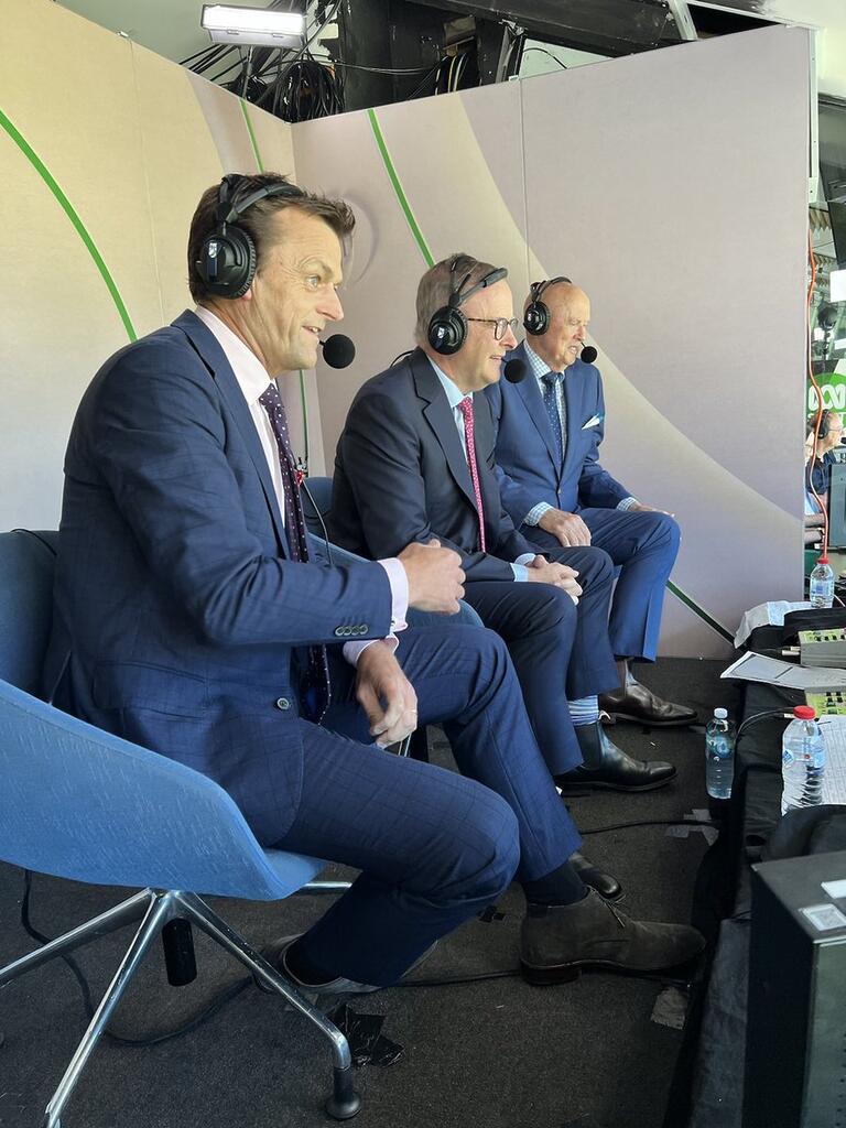 Anthony Albanese: A real treat to be in the @FoxCricket commentary box as David War…