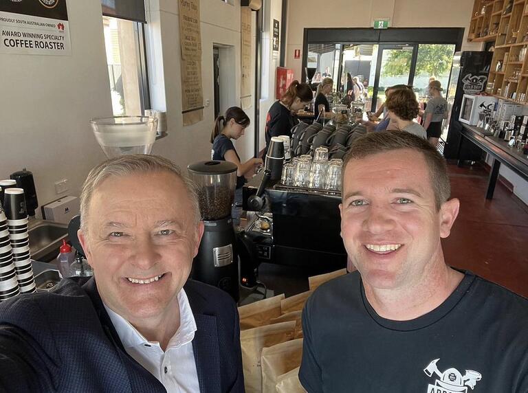 Anthony Albanese: Dropped into Arrosto Coffee in Renmark with @PMalinauskasMP and @…