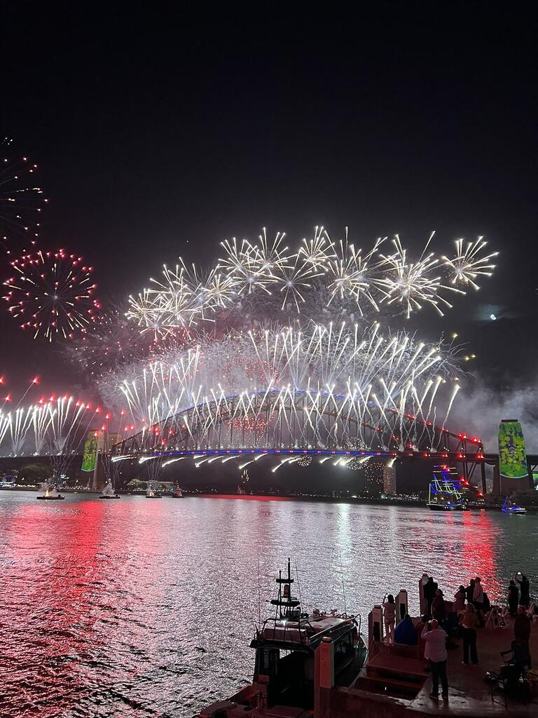 Anthony Albanese: Happy New Years Australia, wishing you all the best for the year …