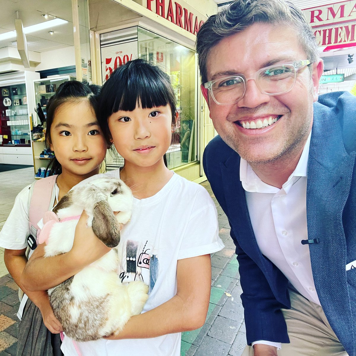 Jerome Laxale MP: These lovely girls brought their pet rabbit Maximus down to #East…