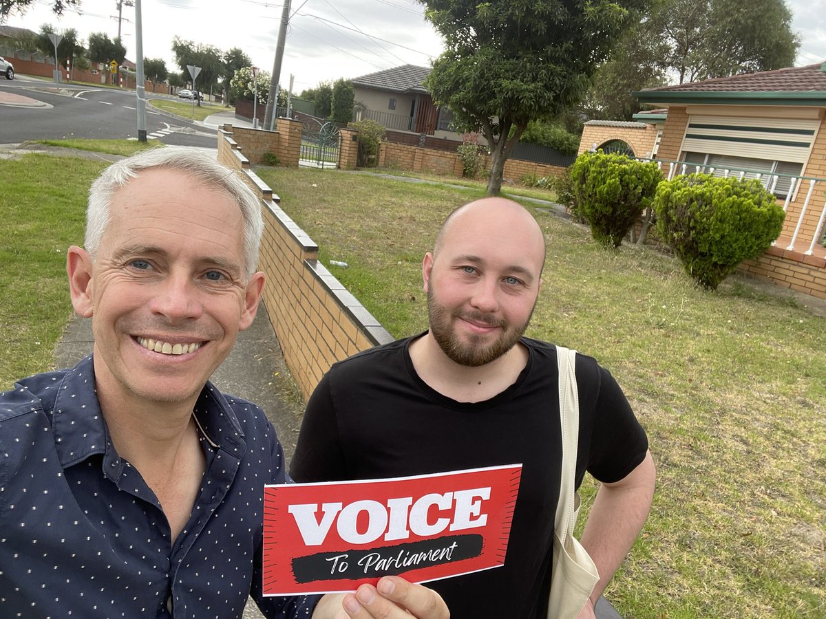 Andrew Giles MP: Doorknocking in Thomastown, talking about the Voice, and the impo…