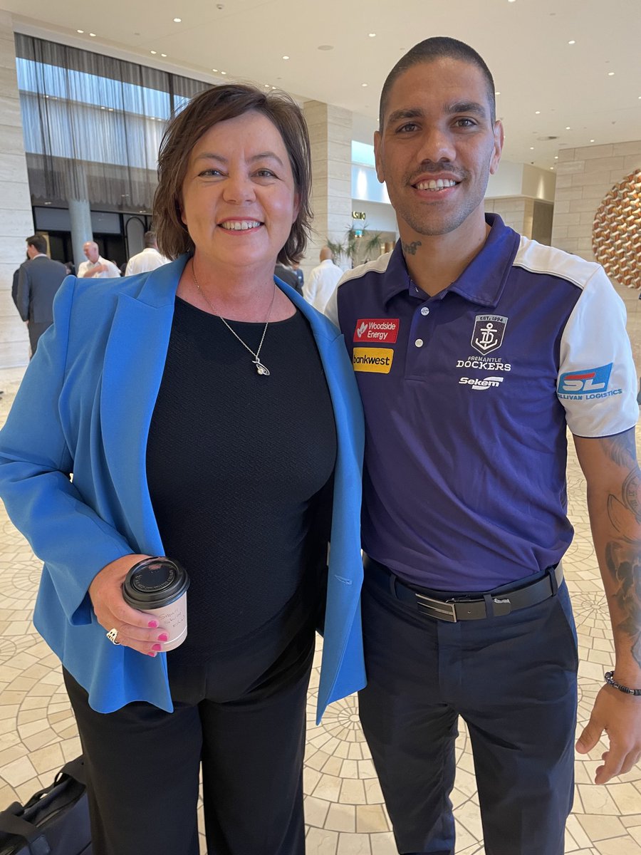 Madeleine King MP: Look who I bumped into! Bring on 2023 #foreverfreo  …