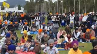 Bob Katter: Today I joined a gathering of over 500 Sikhs protesting persecuti…