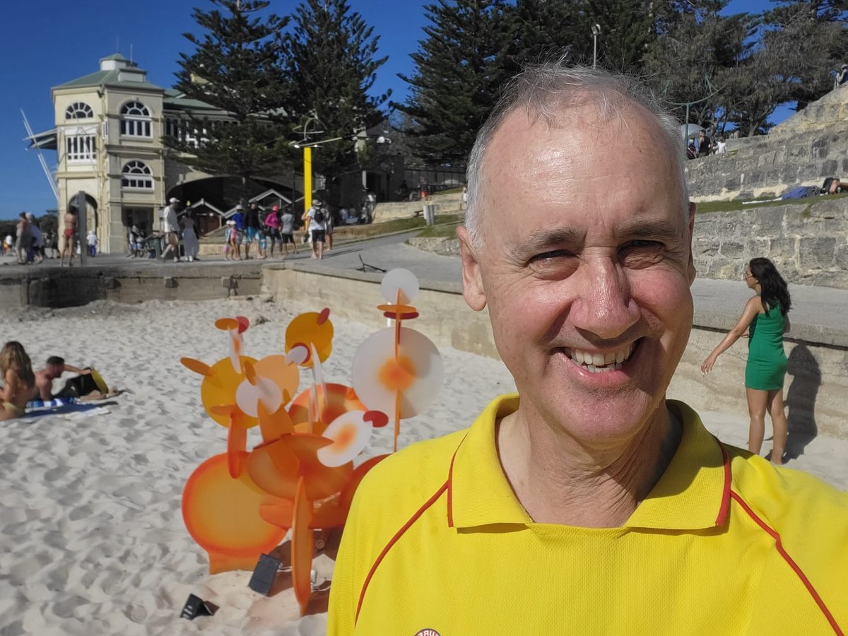 Dr David Honey MLA: The last Surf Lifesaving patrol for the season and Sculpture by t…