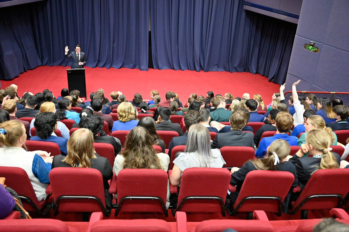 Patrick Gorman MP: Welcoming future leaders to Parliament House for the National Sch…
