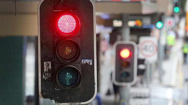 Radars that detect red light-runners to be rolled out at 15 crash...