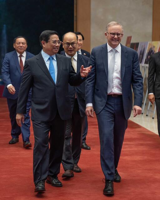 Anthony Albanese: Prime Minister Chính, thank you for hosting me in Vietnam. Togeth…