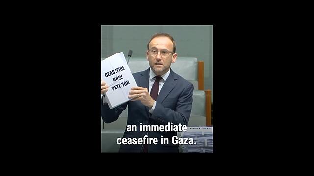 VIDEO: Australian Greens: Tabling 116,00 signatures calling for a ceasefire