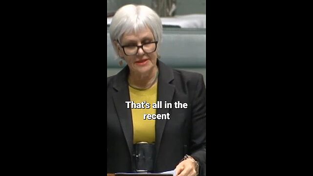 VIDEO: Australian Greens: Libby calls out 1 in 3 big corporations with no tax paid!?