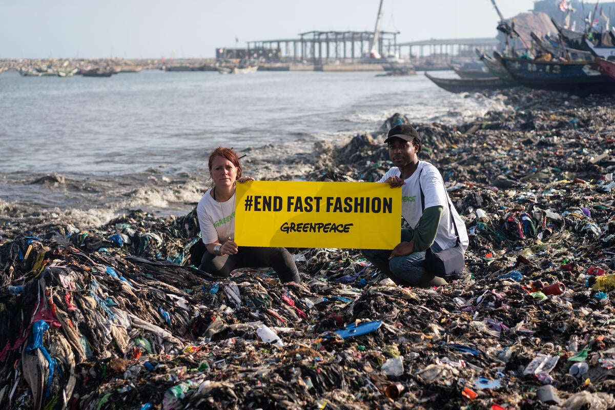 Fast Fashion and Waste Colonialism in Ghana. © Kevin McElvaney / Greenpeace