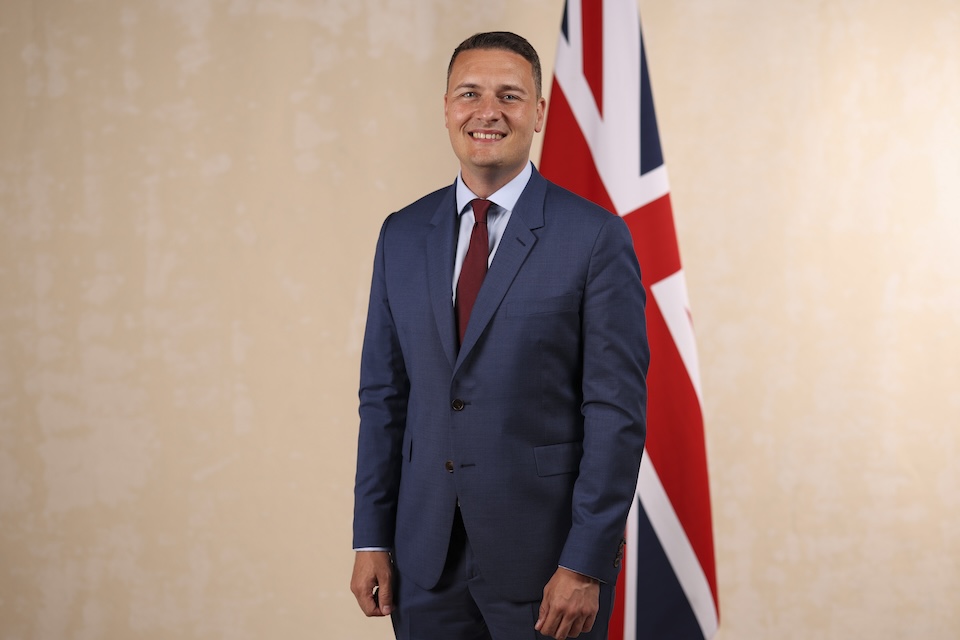 Gov Unveils Workers' Change Plan