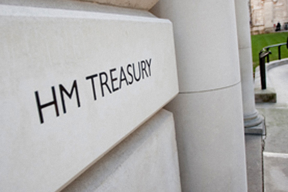IMF Upgrades UK Growth, Backs Fiscal Strategy