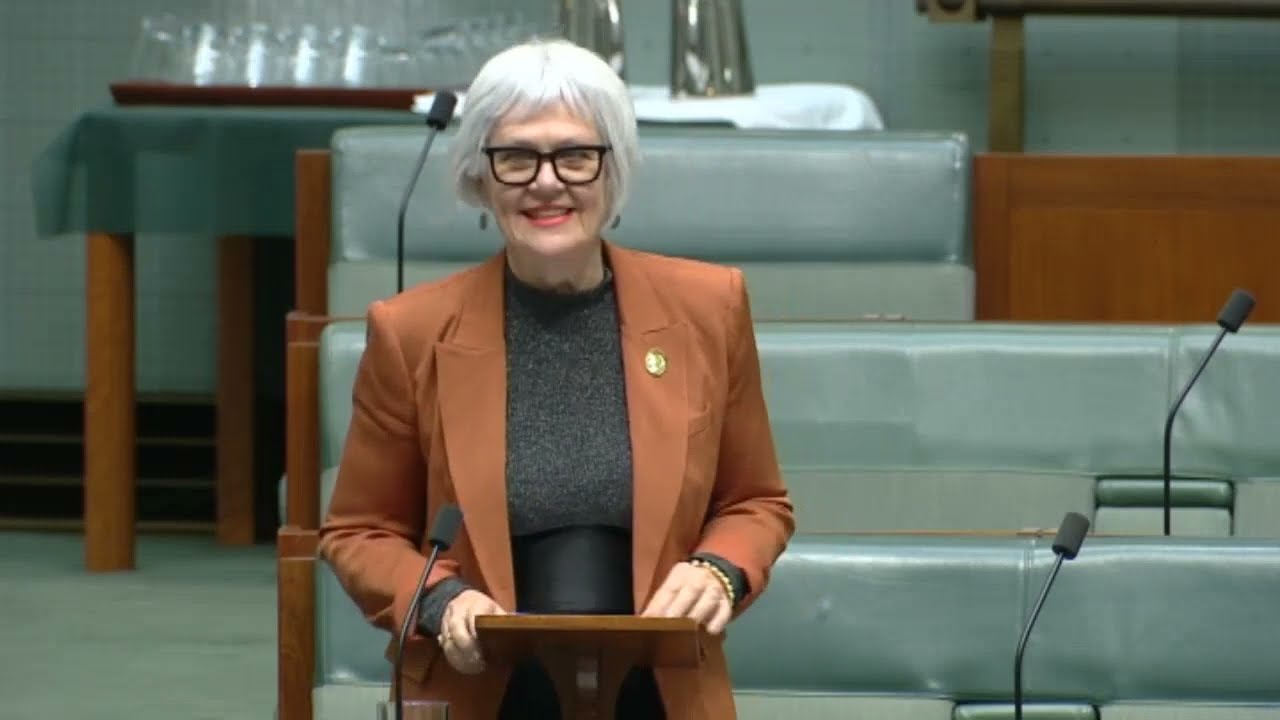 VIDEO: Australian Greens: Elizabeth Watson-Brown calls out the Labor government for failing to address the student debt crisis