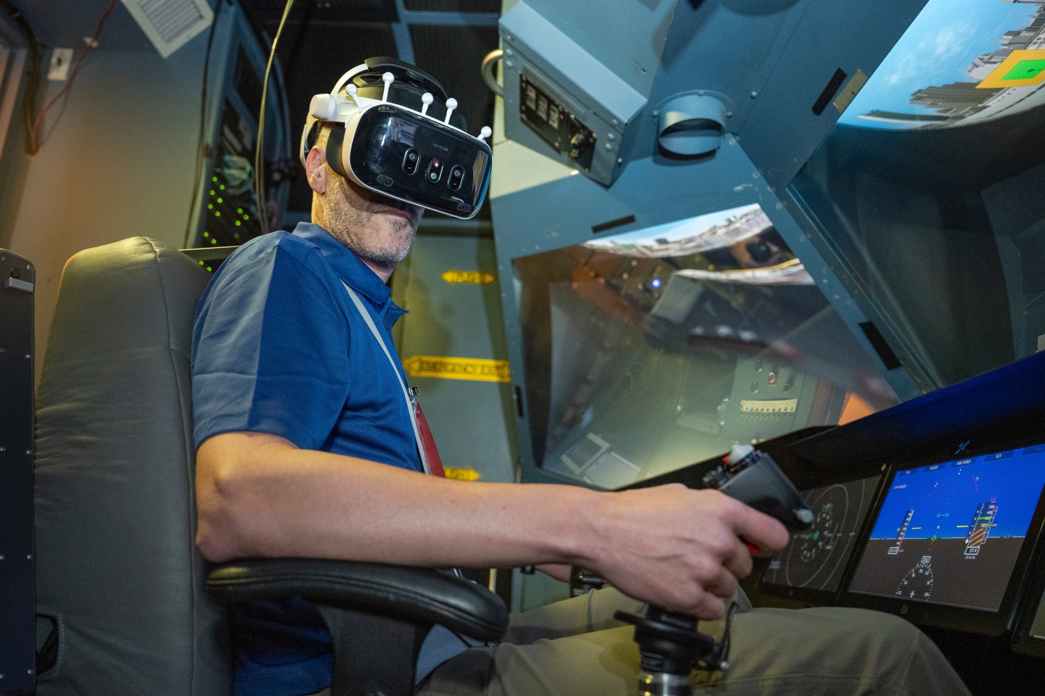 NASA Trials Mixed Reality Pilot Simulation System