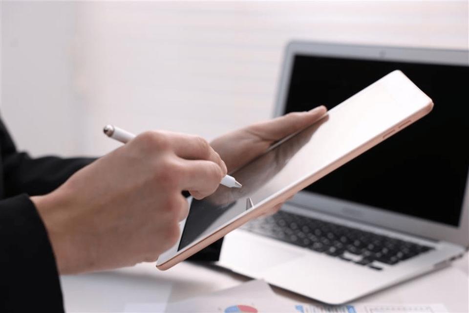 Land Registry Approves Qualified E-Signatures