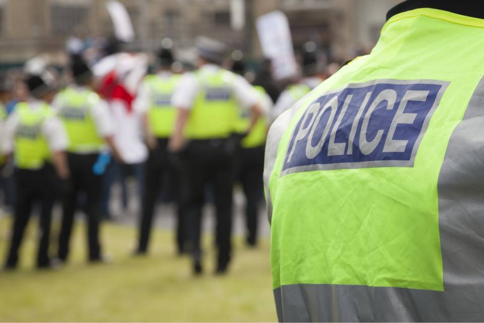 Police Officers Secure 4.2% Pay Increase in UK
