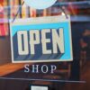 Retailers Urge Banks to Pass Full Rate Cuts