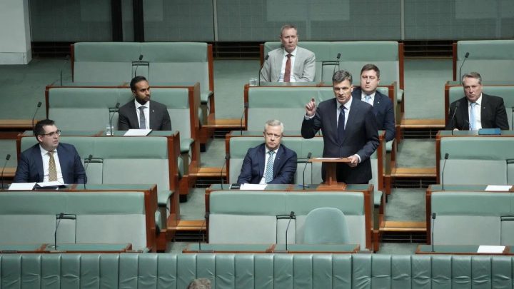 A picture tells a thousand words.  What’s missing?  Well done Angus…#auspol ...